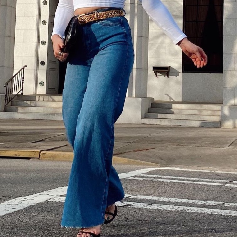 Vibrant Wide Leg Jean